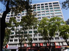 鄰近國泰香榭社區推薦-金萬萬/匯豐商業大樓，位於台北市中山區